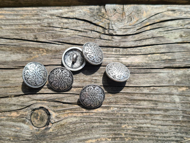 Metallknopf mit Ornamenten 20mm 