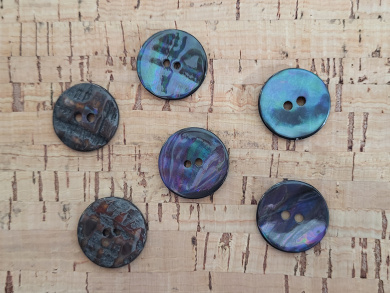 Perlmuttknopf schwarz gebeizt 25mm 