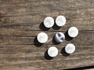 Kunststoffknopf Einhorn grau 15mm 